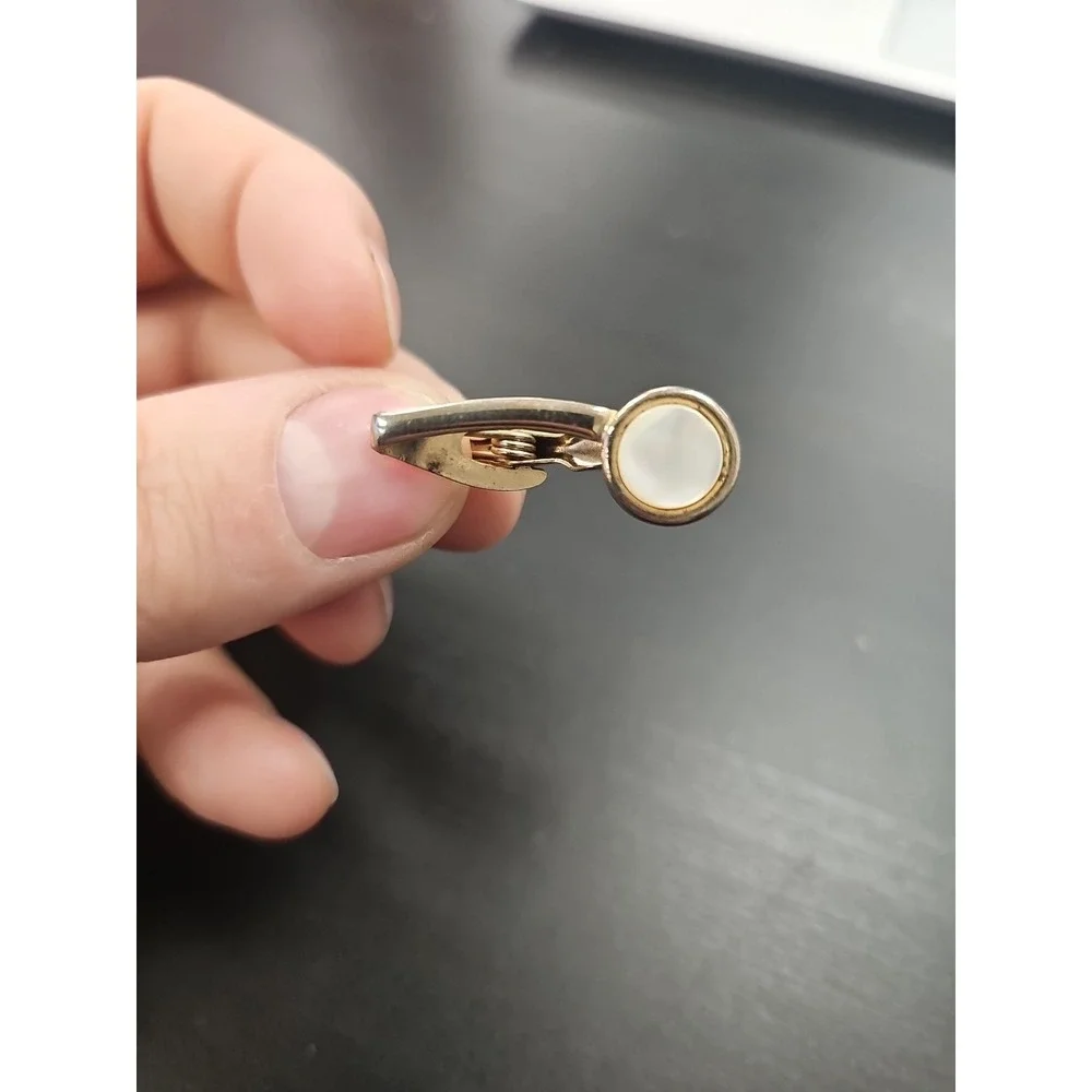 GREAT SET VINTAGE GOLD TONE METAL MOTHER OF PEARL CUFFLINKS & TIE PIN